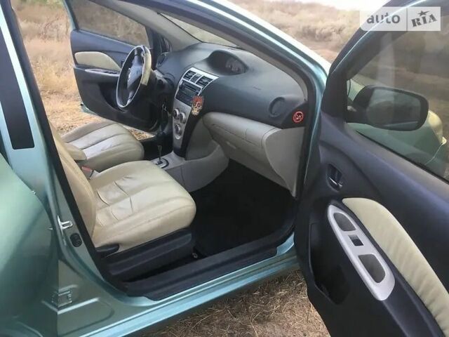 Зелений Тойота Яріс, об'ємом двигуна 1.3 л та пробігом 236 тис. км за 6366 $, фото 4 на Automoto.ua