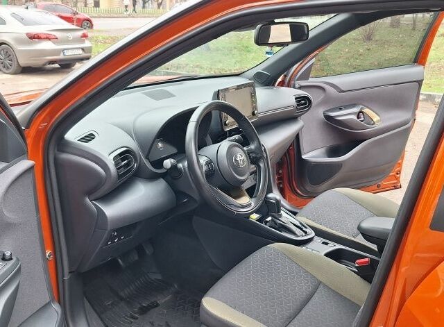 Оранжевый Тойота Ярис, объемом двигателя 0 л и пробегом 62 тыс. км за 23999 $, фото 5 на Automoto.ua