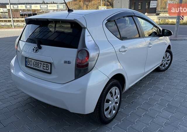 Белый Тойота Aqua, объемом двигателя 1.5 л и пробегом 85 тыс. км за 10499 $, фото 9 на Automoto.ua