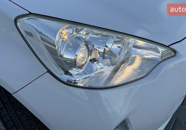 Белый Тойота Aqua, объемом двигателя 1.5 л и пробегом 85 тыс. км за 10499 $, фото 13 на Automoto.ua