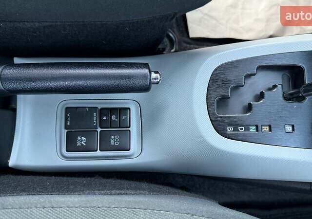 Белый Тойота Aqua, объемом двигателя 1.5 л и пробегом 85 тыс. км за 10499 $, фото 29 на Automoto.ua