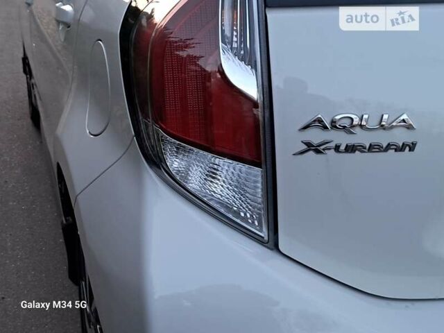 Білий Тойота Aqua, об'ємом двигуна 1.5 л та пробігом 92 тис. км за 12699 $, фото 11 на Automoto.ua