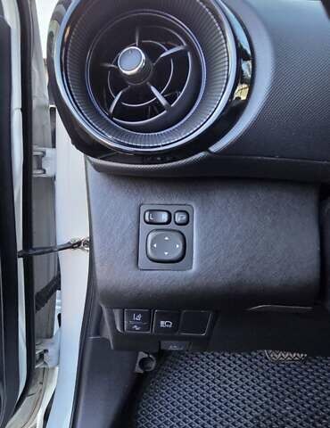 Белый Тойота Aqua, объемом двигателя 1.5 л и пробегом 51 тыс. км за 12800 $, фото 22 на Automoto.ua