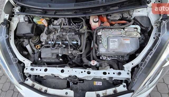 Белый Тойота Aqua, объемом двигателя 1.5 л и пробегом 51 тыс. км за 12800 $, фото 26 на Automoto.ua