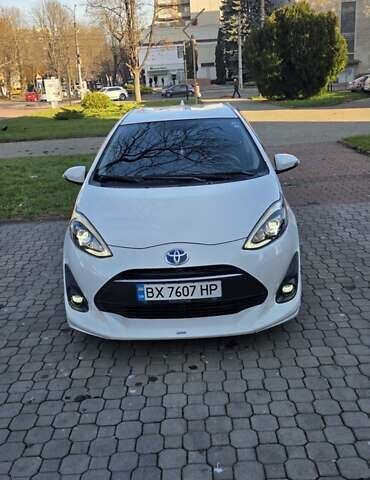 Белый Тойота Aqua, объемом двигателя 1.5 л и пробегом 51 тыс. км за 12800 $, фото 9 на Automoto.ua