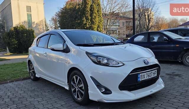 Белый Тойота Aqua, объемом двигателя 1.5 л и пробегом 51 тыс. км за 12800 $, фото 7 на Automoto.ua