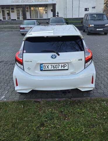 Белый Тойота Aqua, объемом двигателя 1.5 л и пробегом 51 тыс. км за 12800 $, фото 10 на Automoto.ua