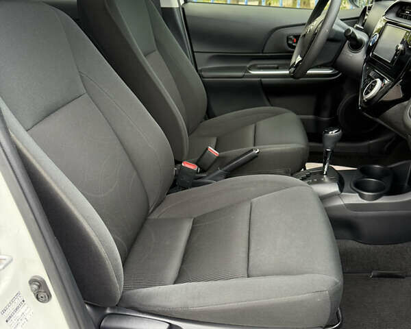 Білий Тойота Aqua, об'ємом двигуна 1.5 л та пробігом 86 тис. км за 12800 $, фото 49 на Automoto.ua