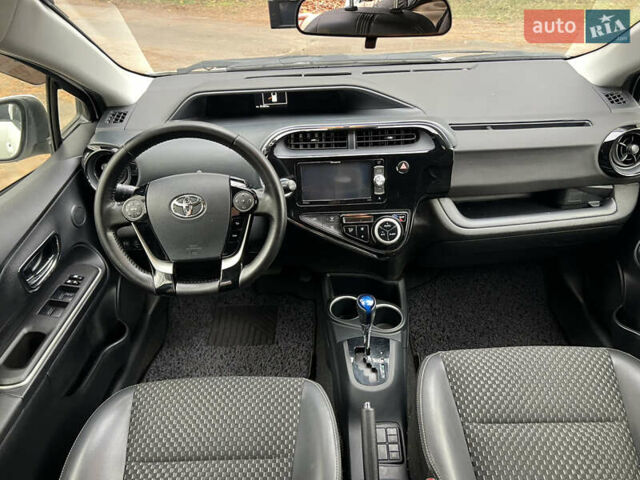 Белый Тойота Aqua, объемом двигателя 1.5 л и пробегом 61 тыс. км за 13200 $, фото 20 на Automoto.ua