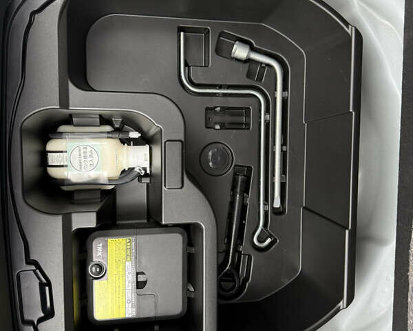 Білий Тойота Aqua, об'ємом двигуна 1.5 л та пробігом 86 тис. км за 12800 $, фото 61 на Automoto.ua