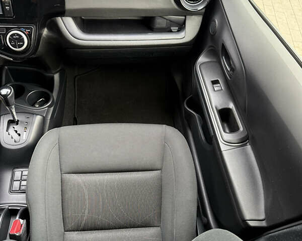 Білий Тойота Aqua, об'ємом двигуна 1.5 л та пробігом 86 тис. км за 12800 $, фото 40 на Automoto.ua