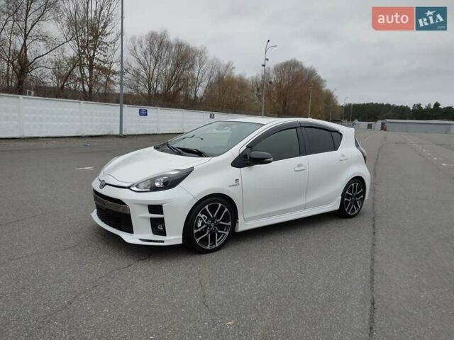 Білий Тойота Aqua, об'ємом двигуна 1.5 л та пробігом 42 тис. км за 14500 $, фото 1 на Automoto.ua