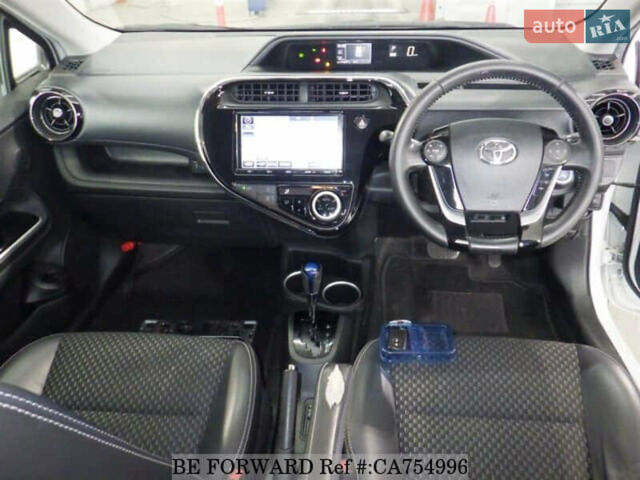 Белый Тойота Aqua, объемом двигателя 1.5 л и пробегом 79 тыс. км за 12700 $, фото 48 на Automoto.ua