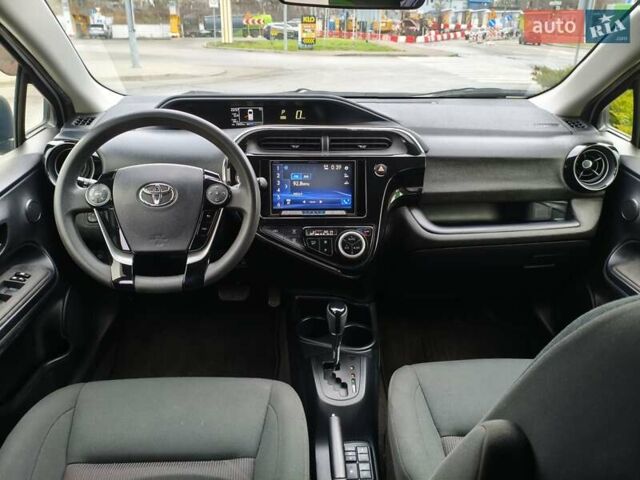 Белый Тойота Aqua, объемом двигателя 1.5 л и пробегом 73 тыс. км за 12800 $, фото 19 на Automoto.ua