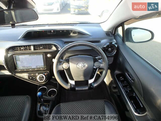 Белый Тойота Aqua, объемом двигателя 1.5 л и пробегом 79 тыс. км за 12700 $, фото 30 на Automoto.ua