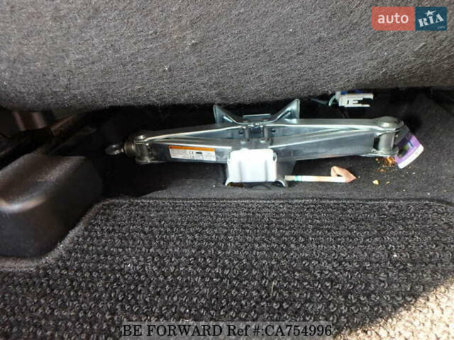 Белый Тойота Aqua, объемом двигателя 1.5 л и пробегом 79 тыс. км за 12700 $, фото 29 на Automoto.ua