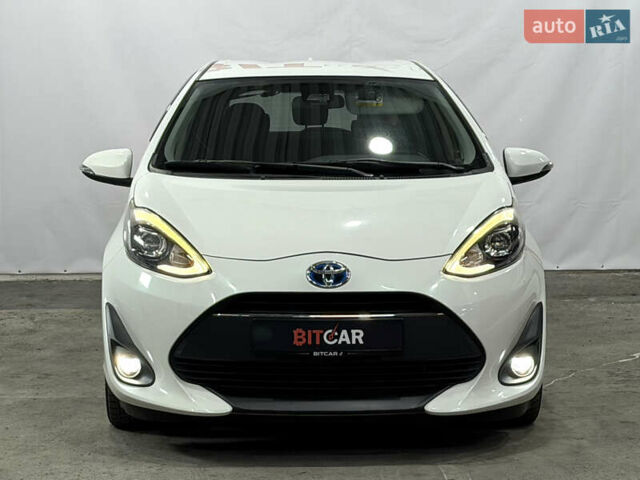 Білий Тойота Aqua, об'ємом двигуна 1.5 л та пробігом 87 тис. км за 13200 $, фото 4 на Automoto.ua