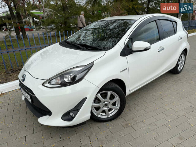 Білий Тойота Aqua, об'ємом двигуна 1.5 л та пробігом 86 тис. км за 12800 $, фото 15 на Automoto.ua