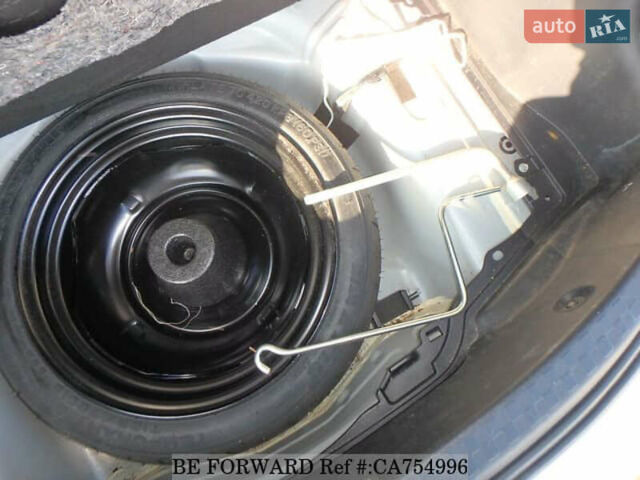 Белый Тойота Aqua, объемом двигателя 1.5 л и пробегом 79 тыс. км за 12700 $, фото 28 на Automoto.ua