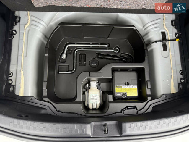 Білий Тойота Aqua, об'ємом двигуна 1.5 л та пробігом 86 тис. км за 12800 $, фото 62 на Automoto.ua