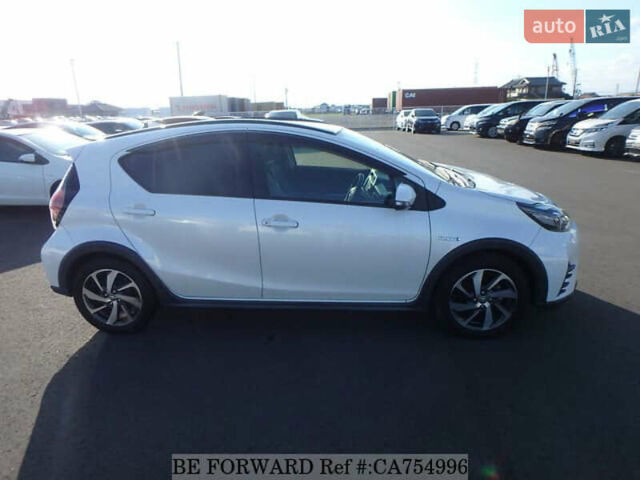 Белый Тойота Aqua, объемом двигателя 1.5 л и пробегом 79 тыс. км за 12700 $, фото 5 на Automoto.ua