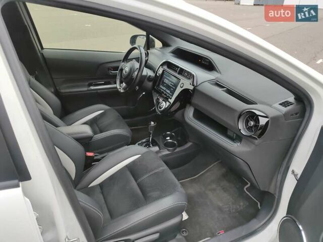 Білий Тойота Aqua, об'ємом двигуна 1.5 л та пробігом 42 тис. км за 14500 $, фото 10 на Automoto.ua