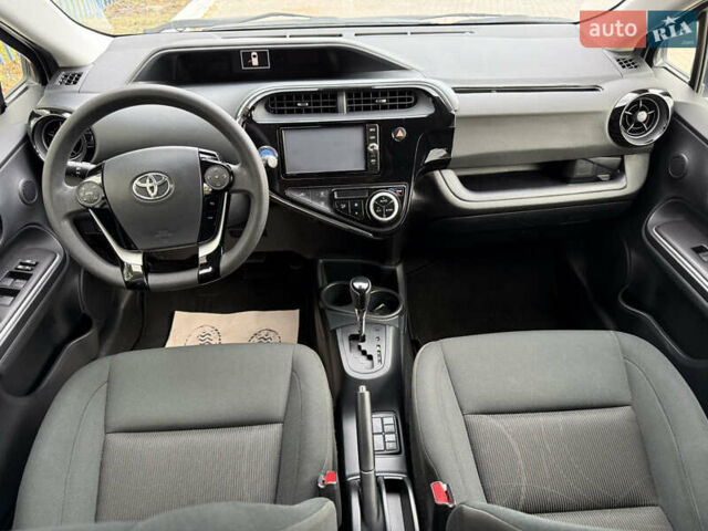 Білий Тойота Aqua, об'ємом двигуна 1.5 л та пробігом 86 тис. км за 12800 $, фото 37 на Automoto.ua