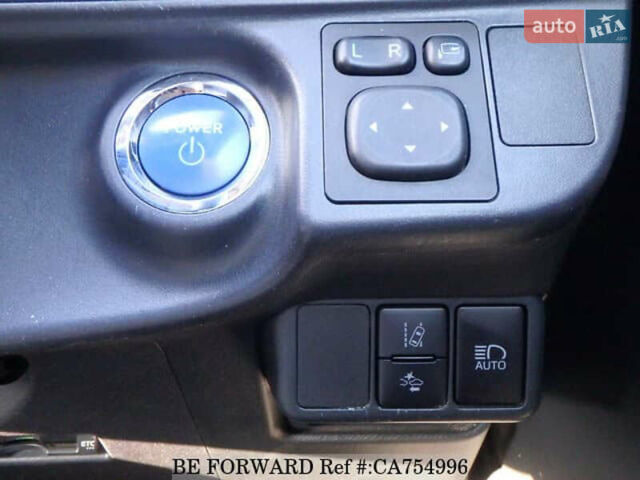 Белый Тойота Aqua, объемом двигателя 1.5 л и пробегом 79 тыс. км за 12700 $, фото 38 на Automoto.ua