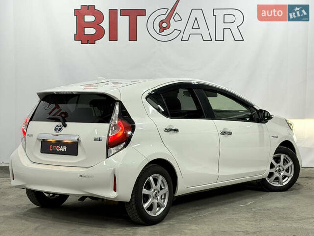 Білий Тойота Aqua, об'ємом двигуна 1.5 л та пробігом 87 тис. км за 13200 $, фото 10 на Automoto.ua