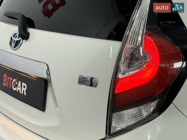 Білий Тойота Aqua, об'ємом двигуна 1.5 л та пробігом 87 тис. км за 13200 $, фото 12 на Automoto.ua