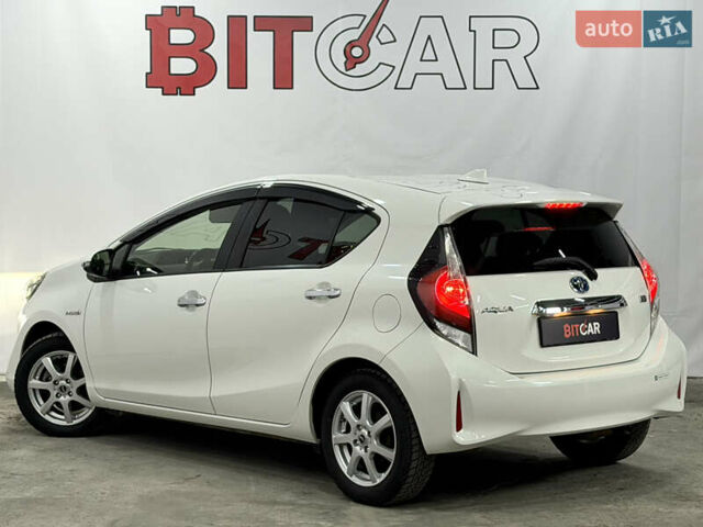 Білий Тойота Aqua, об'ємом двигуна 1.5 л та пробігом 87 тис. км за 13200 $, фото 19 на Automoto.ua