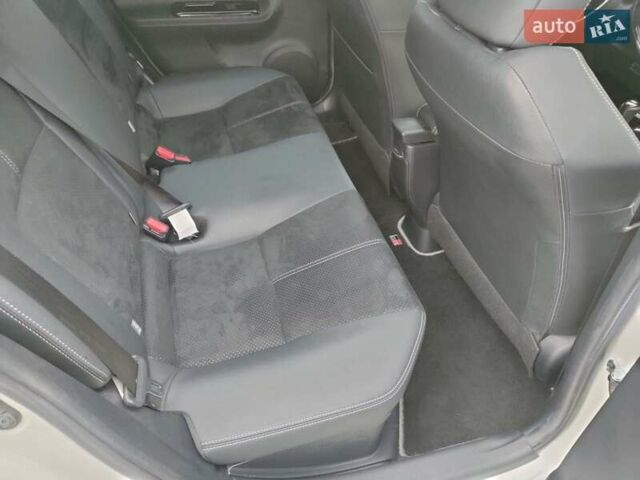 Білий Тойота Aqua, об'ємом двигуна 1.5 л та пробігом 42 тис. км за 14500 $, фото 14 на Automoto.ua