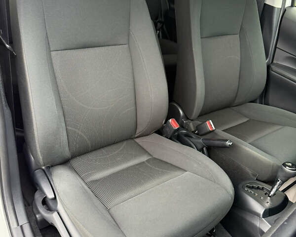 Білий Тойота Aqua, об'ємом двигуна 1.5 л та пробігом 86 тис. км за 12800 $, фото 50 на Automoto.ua