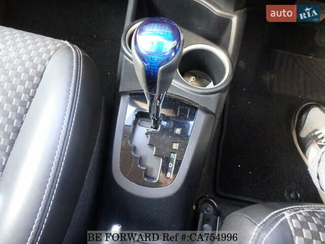 Белый Тойота Aqua, объемом двигателя 1.5 л и пробегом 79 тыс. км за 12700 $, фото 36 на Automoto.ua