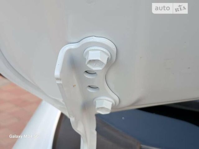 Белый Тойота Aqua, объемом двигателя 1.5 л и пробегом 105 тыс. км за 13899 $, фото 52 на Automoto.ua