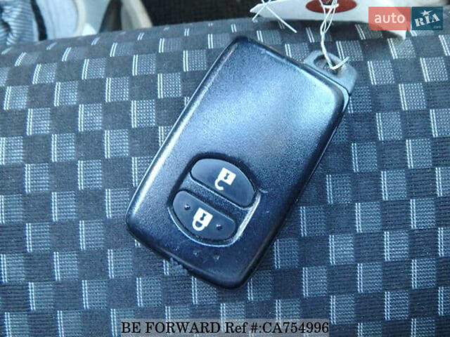 Белый Тойота Aqua, объемом двигателя 1.5 л и пробегом 79 тыс. км за 12700 $, фото 37 на Automoto.ua