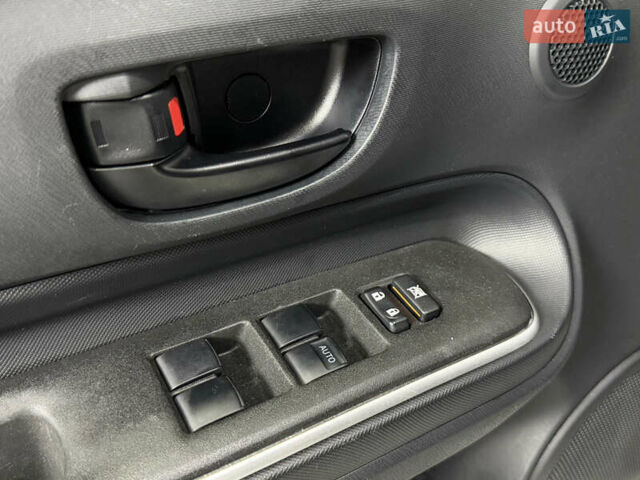 Білий Тойота Aqua, об'ємом двигуна 1.5 л та пробігом 87 тис. км за 13200 $, фото 31 на Automoto.ua