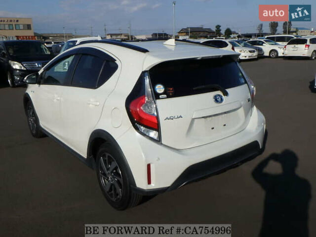 Белый Тойота Aqua, объемом двигателя 1.5 л и пробегом 79 тыс. км за 12700 $, фото 2 на Automoto.ua