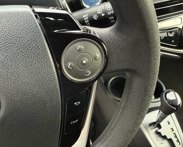 Білий Тойота Aqua, об'ємом двигуна 1.5 л та пробігом 86 тис. км за 12800 $, фото 43 на Automoto.ua