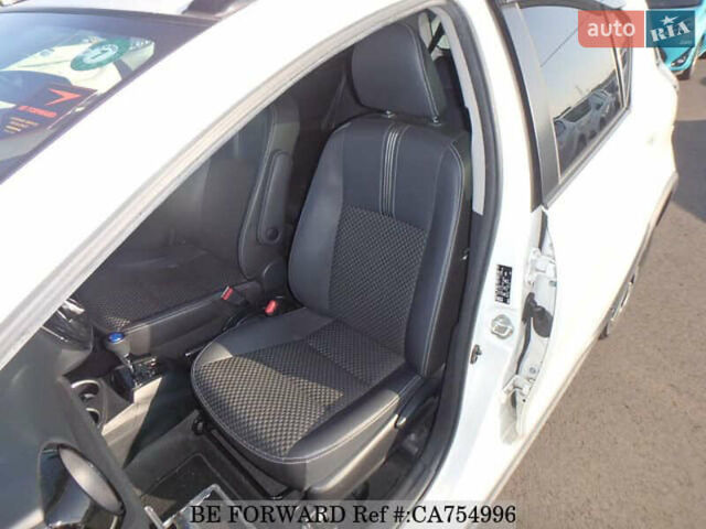 Белый Тойота Aqua, объемом двигателя 1.5 л и пробегом 79 тыс. км за 12700 $, фото 25 на Automoto.ua