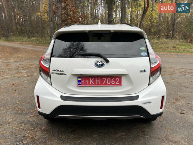 Белый Тойота Aqua, объемом двигателя 1.5 л и пробегом 61 тыс. км за 13200 $, фото 8 на Automoto.ua