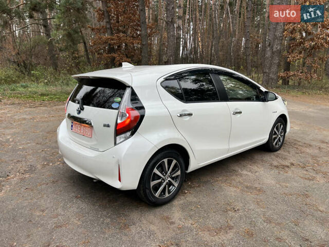 Білий Тойота Aqua, об'ємом двигуна 1.5 л та пробігом 61 тис. км за 13200 $, фото 8 на Automoto.ua