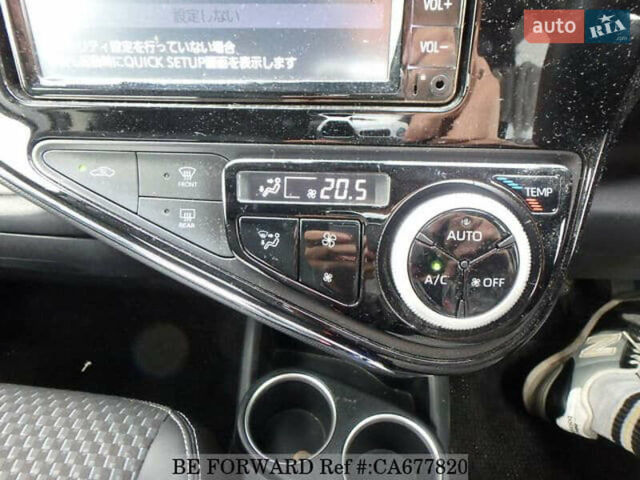 Белый Тойота Aqua, объемом двигателя 1.5 л и пробегом 27 тыс. км за 13500 $, фото 39 на Automoto.ua