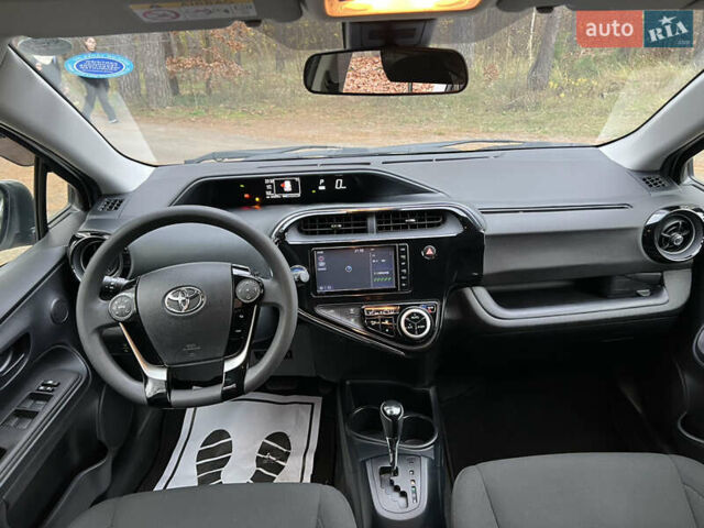 Білий Тойота Aqua, об'ємом двигуна 1.5 л та пробігом 61 тис. км за 13200 $, фото 20 на Automoto.ua