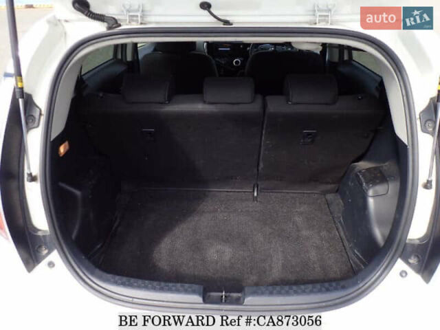 Белый Тойота Aqua, объемом двигателя 1.5 л и пробегом 83 тыс. км за 12500 $, фото 23 на Automoto.ua