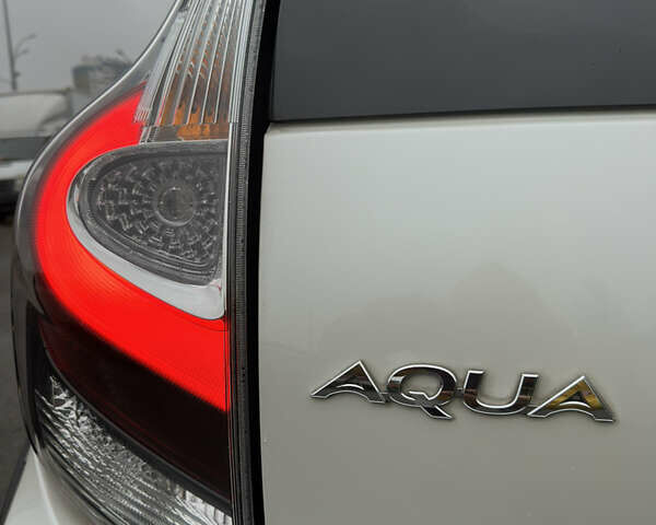 Белый Тойота Aqua, объемом двигателя 1.5 л и пробегом 79 тыс. км за 15950 $, фото 12 на Automoto.ua