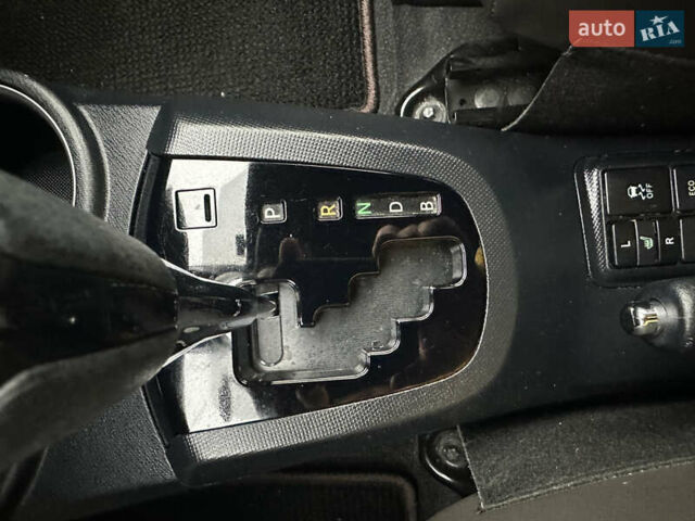 Белый Тойота Aqua, объемом двигателя 1.5 л и пробегом 79 тыс. км за 15950 $, фото 36 на Automoto.ua