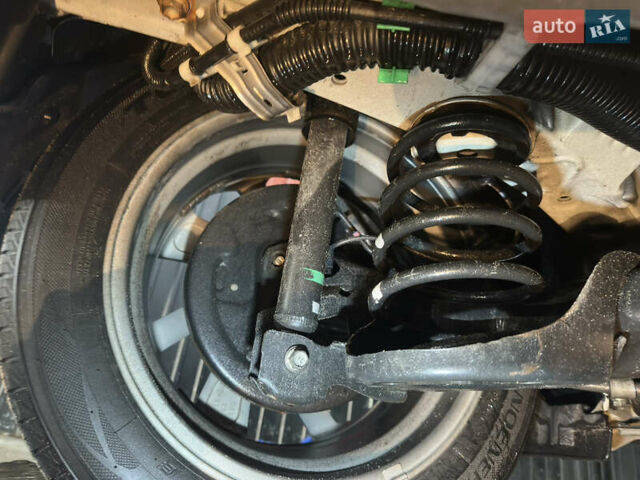 Белый Тойота Aqua, объемом двигателя 1.5 л и пробегом 79 тыс. км за 15950 $, фото 71 на Automoto.ua