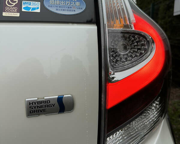 Белый Тойота Aqua, объемом двигателя 1.5 л и пробегом 79 тыс. км за 15950 $, фото 11 на Automoto.ua