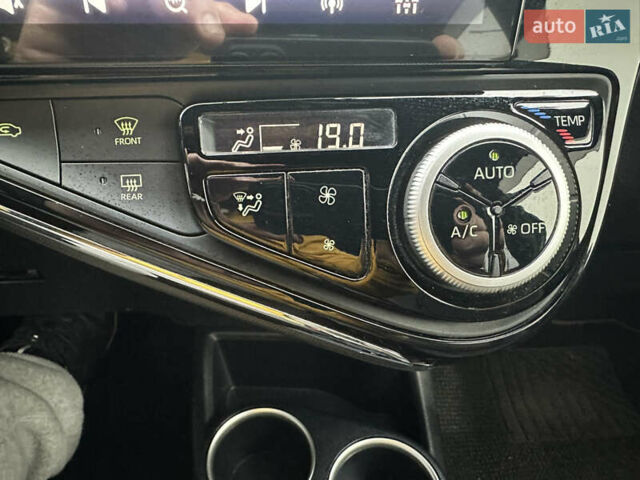 Белый Тойота Aqua, объемом двигателя 1.5 л и пробегом 79 тыс. км за 15950 $, фото 35 на Automoto.ua